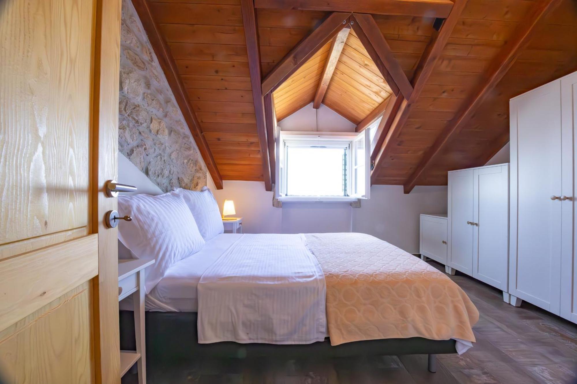 Villa Stone House Kurtic Stara Podgora Esterno foto